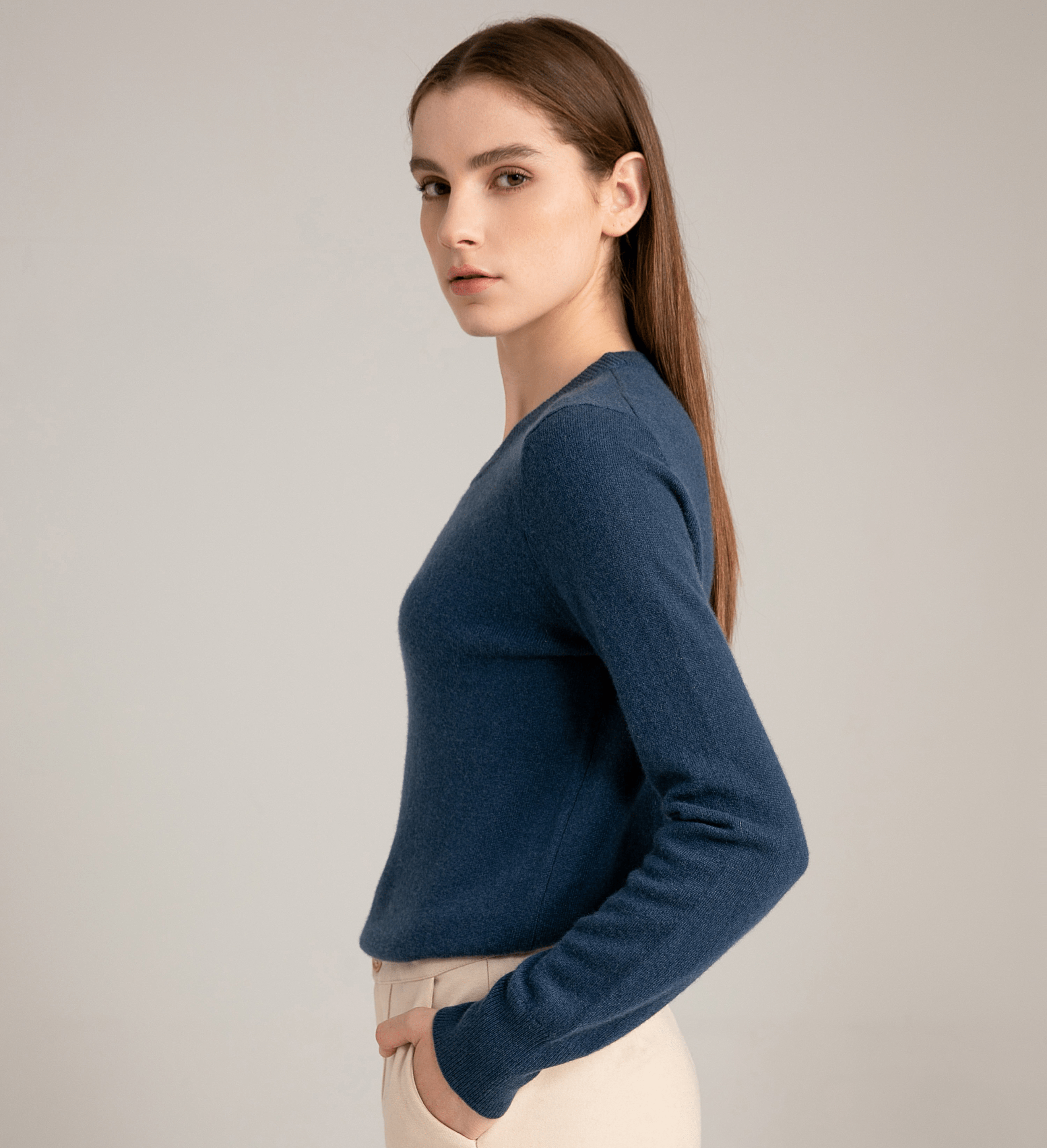The Women’s Basic Crewneck Cashmere Sweater
