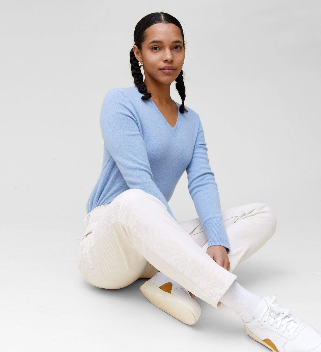 The Women's Basic V-Neck Cashmere Sweater – State Cashmere